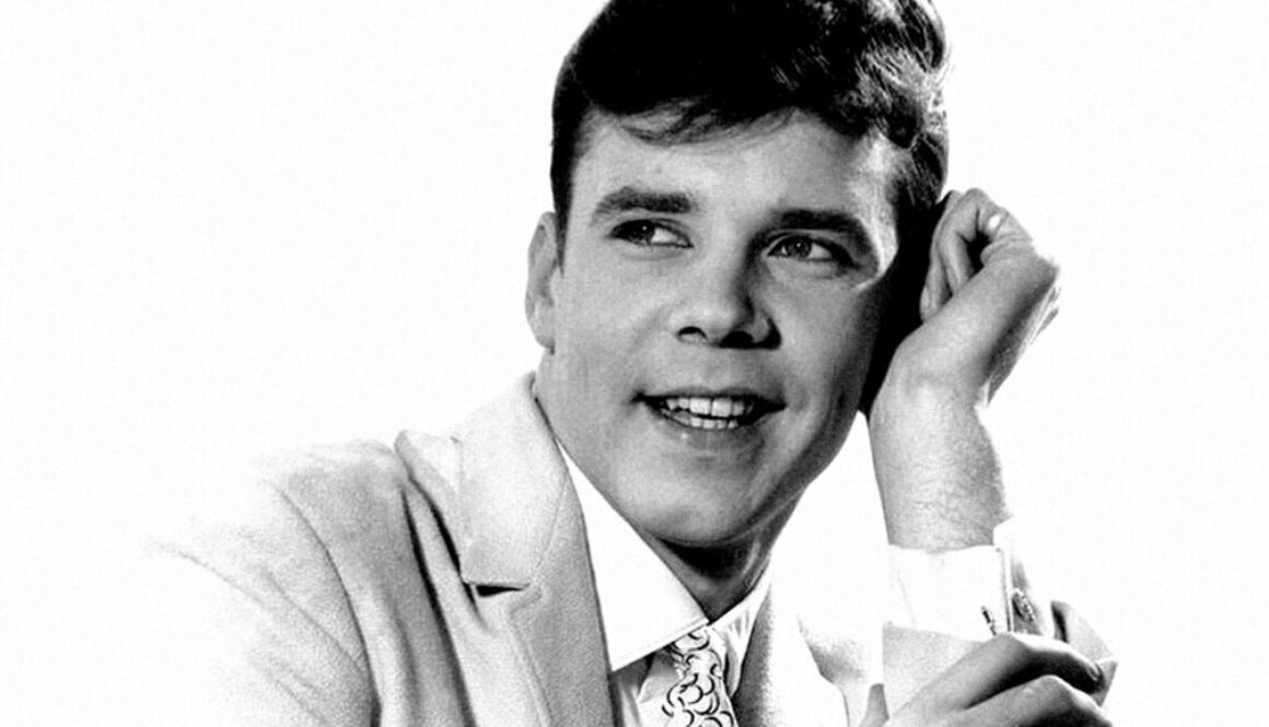 Marty Wilde Website Hero (TRi THIS Music)